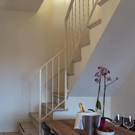 Guggiate - Seta Apartment *